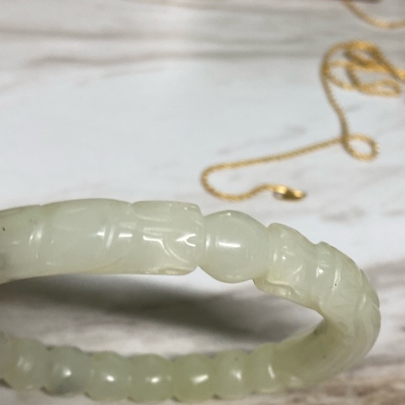 GENUINE carved jade bracelet - Picture 4 of 15